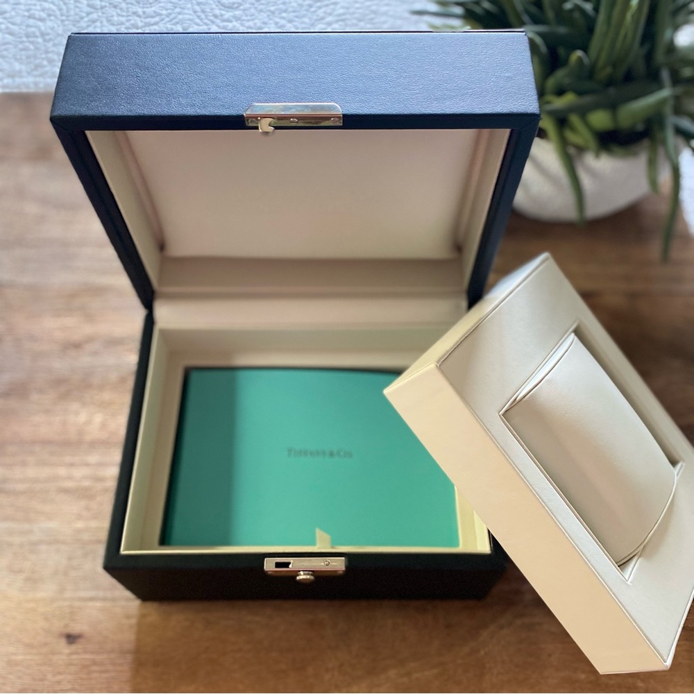 TIFFANY & CO. Black Leather Watch Jewelry Box - Picture 3 of 9